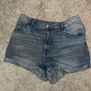H&M Women's Shorts Size 18